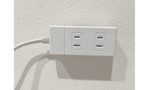電源タップ 壁付け