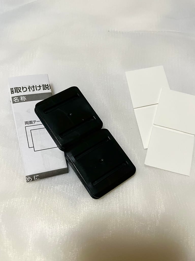 ダイソー 電源タップ固定器